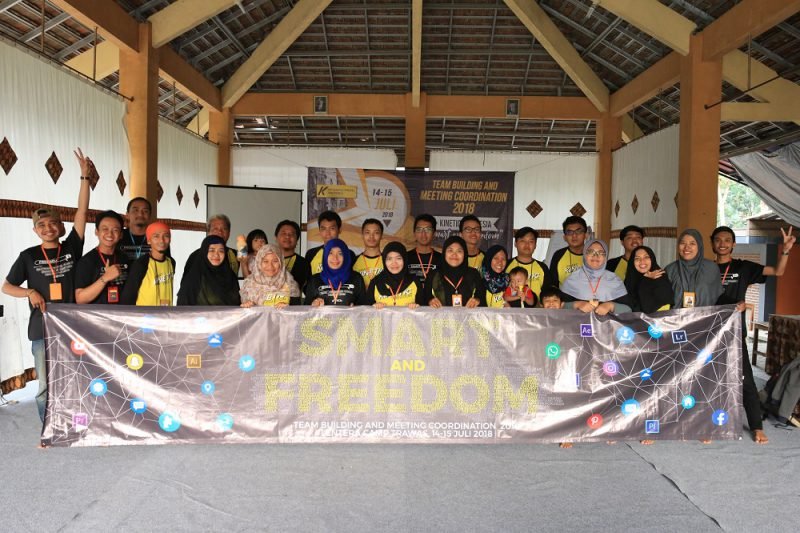 Bangun Kerjasama Tim Melalui Kegiatan Team Building